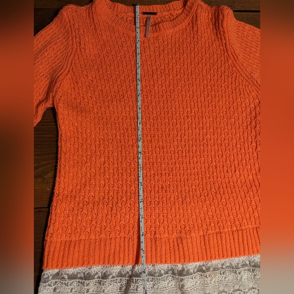 Girls light knit long sleeve shirt with lace trim - Picture 5 of 5